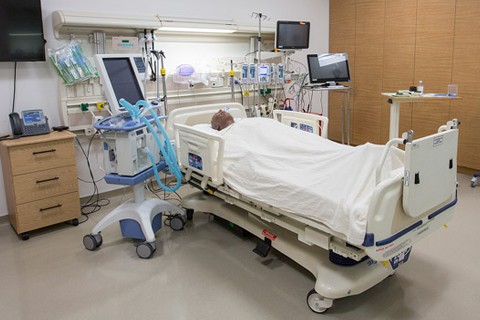 The intensive care unit is a functional space with all equipment that might be found in a standard ICU including crash cart and intubation supplies.